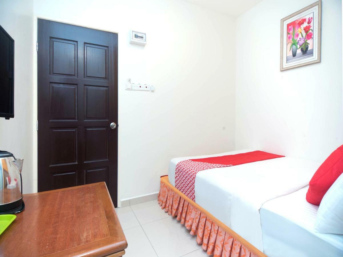 Oyo 1101 Hotel Jerai Ct Inn Guar Chempedak Exterior photo